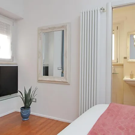 New With Terrace - 150m Metro A Apartment