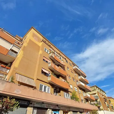 New With Balcony - 150m Metro A