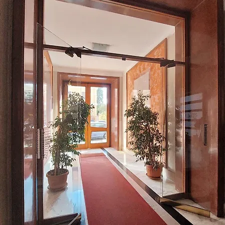 New With Balcony - 150m Metro A Apartamento Roma