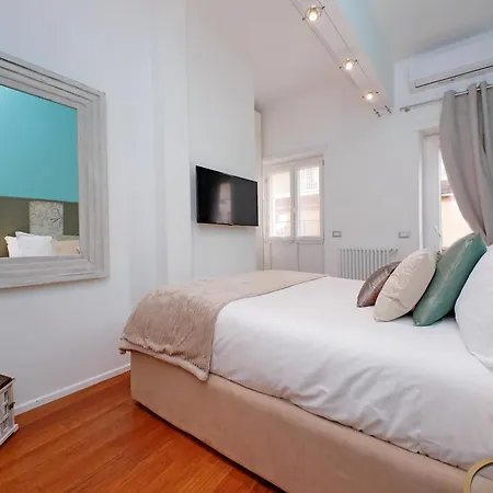 Apartmán New With Balcony - 150m Metro A
