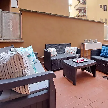 New With Balcony - 150m Metro A Apartamento *