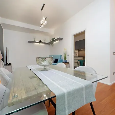 New With Balcony - 150m Metro A Apartamento Roma