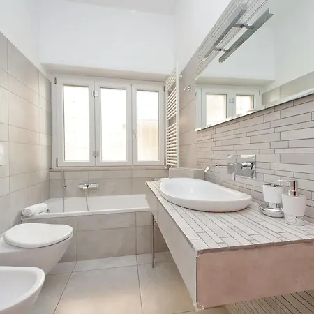 New With Balcony - 150m Metro A *