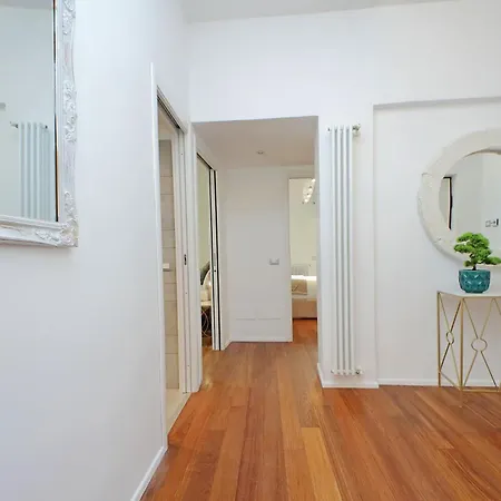 New With Balcony - 150m Metro A Apartmán *